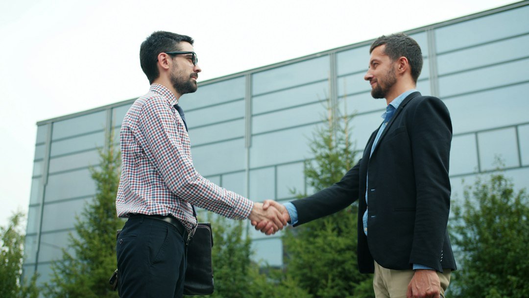 handshake business partnership trust